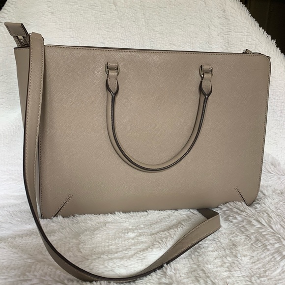 Tory Burch
Robinson Large Zip-Top Tote Bag - Picture 4 of 7